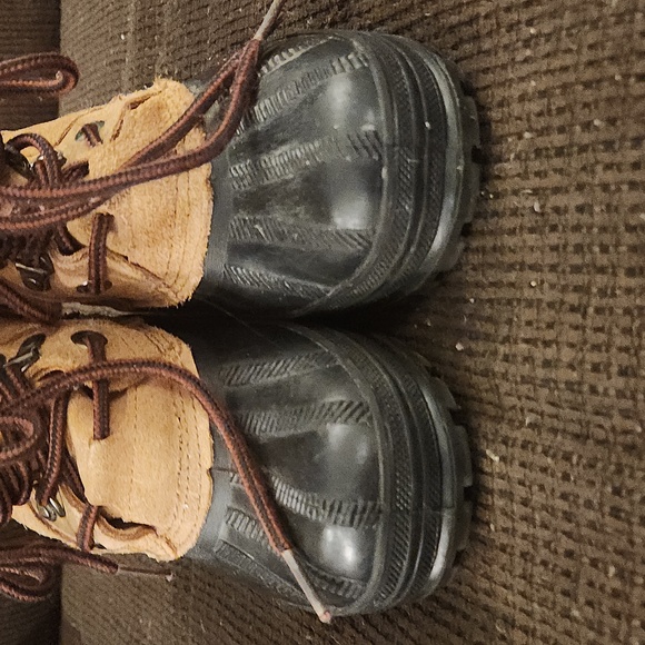 Boy's Ranger Suede and Black Rubber Insulated Boots Size 1 - Picture 9 of 10